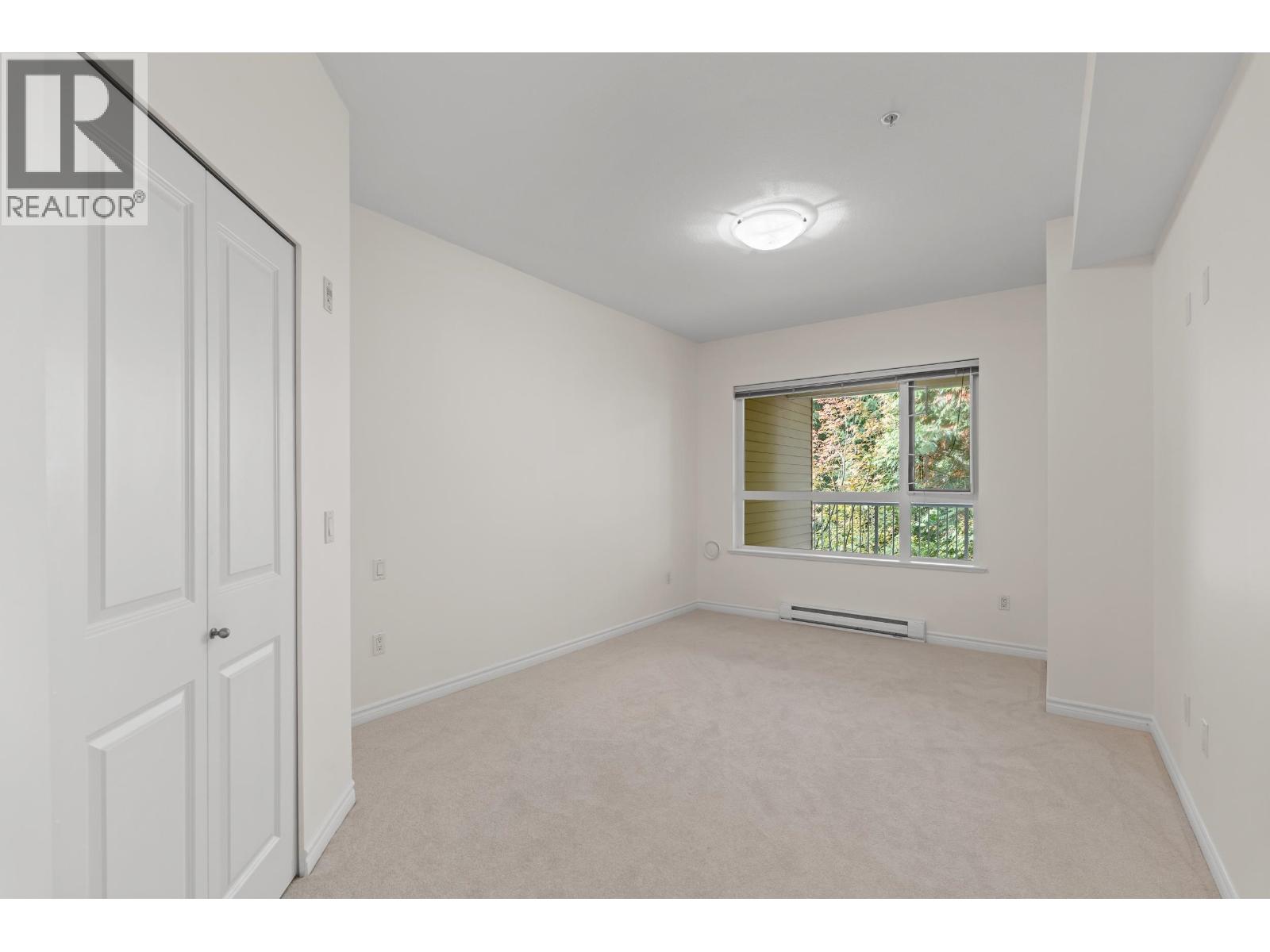 208 3151 Connaught Crescent Property Photo 16
