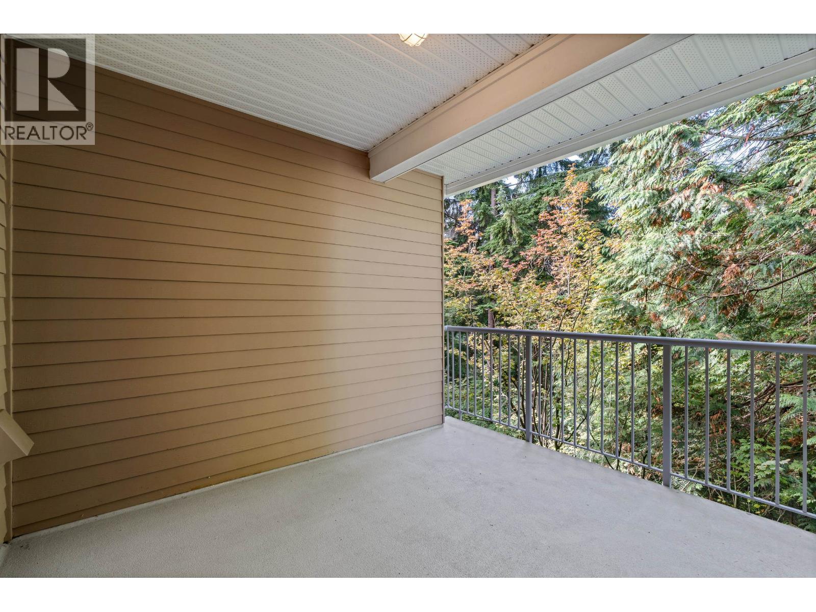 208 3151 Connaught Crescent Property Photo 22