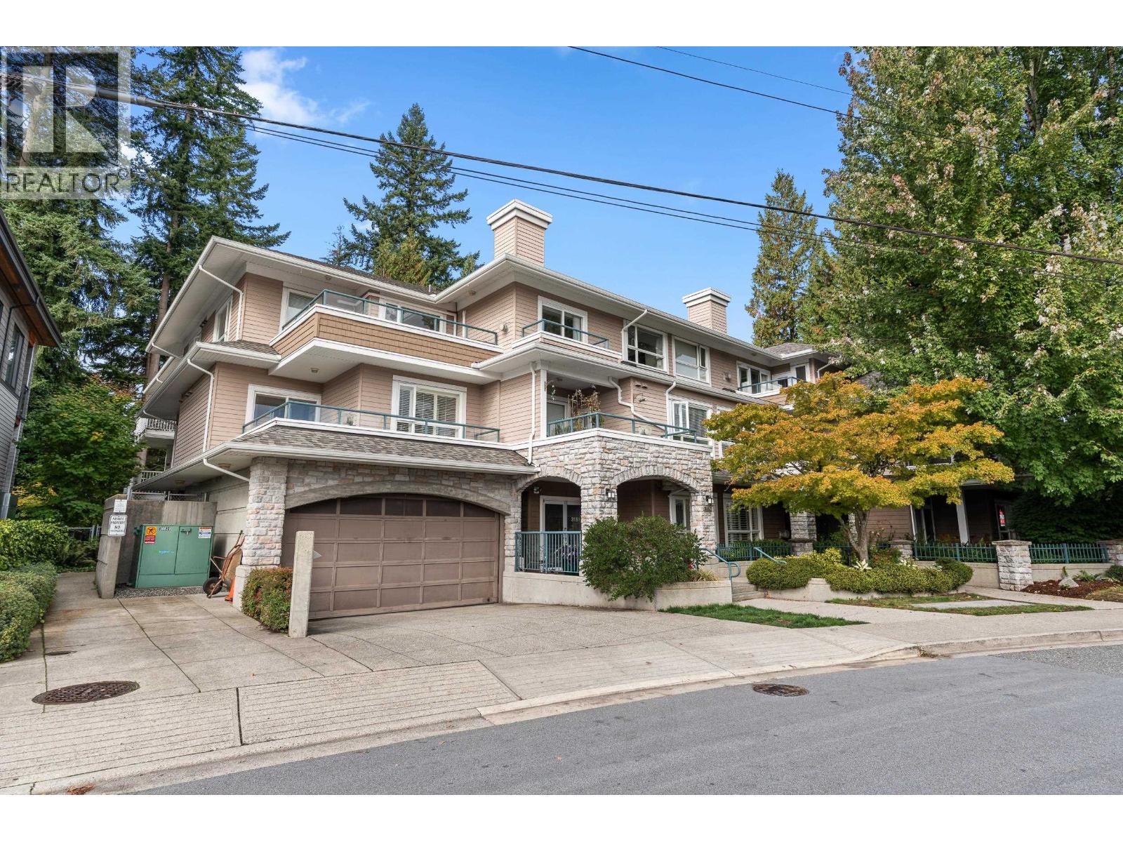 208 3151 Connaught Crescent Property Photo 26