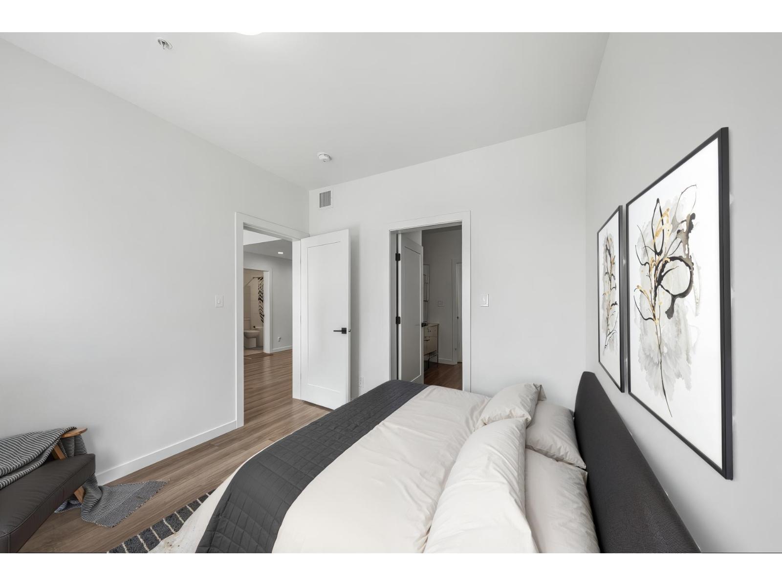 B315 20078 85 Avenue Property Photo 10