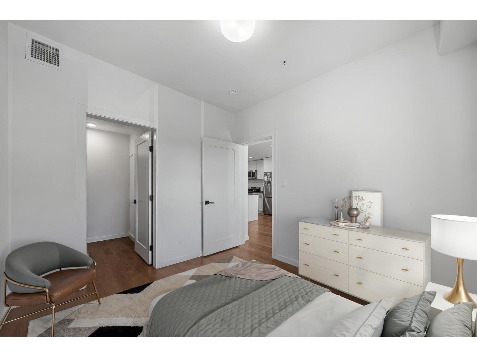 B315 20078 85 Avenue Property Photo 14