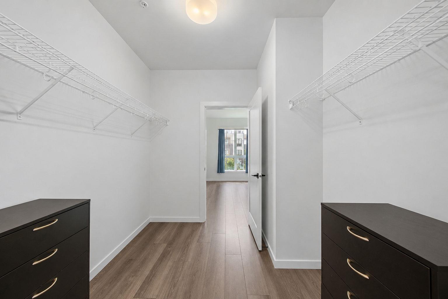 B315 20078 85 Avenue Property Photo 16