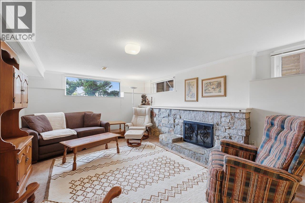 982 Braeside Street Property Photo 30