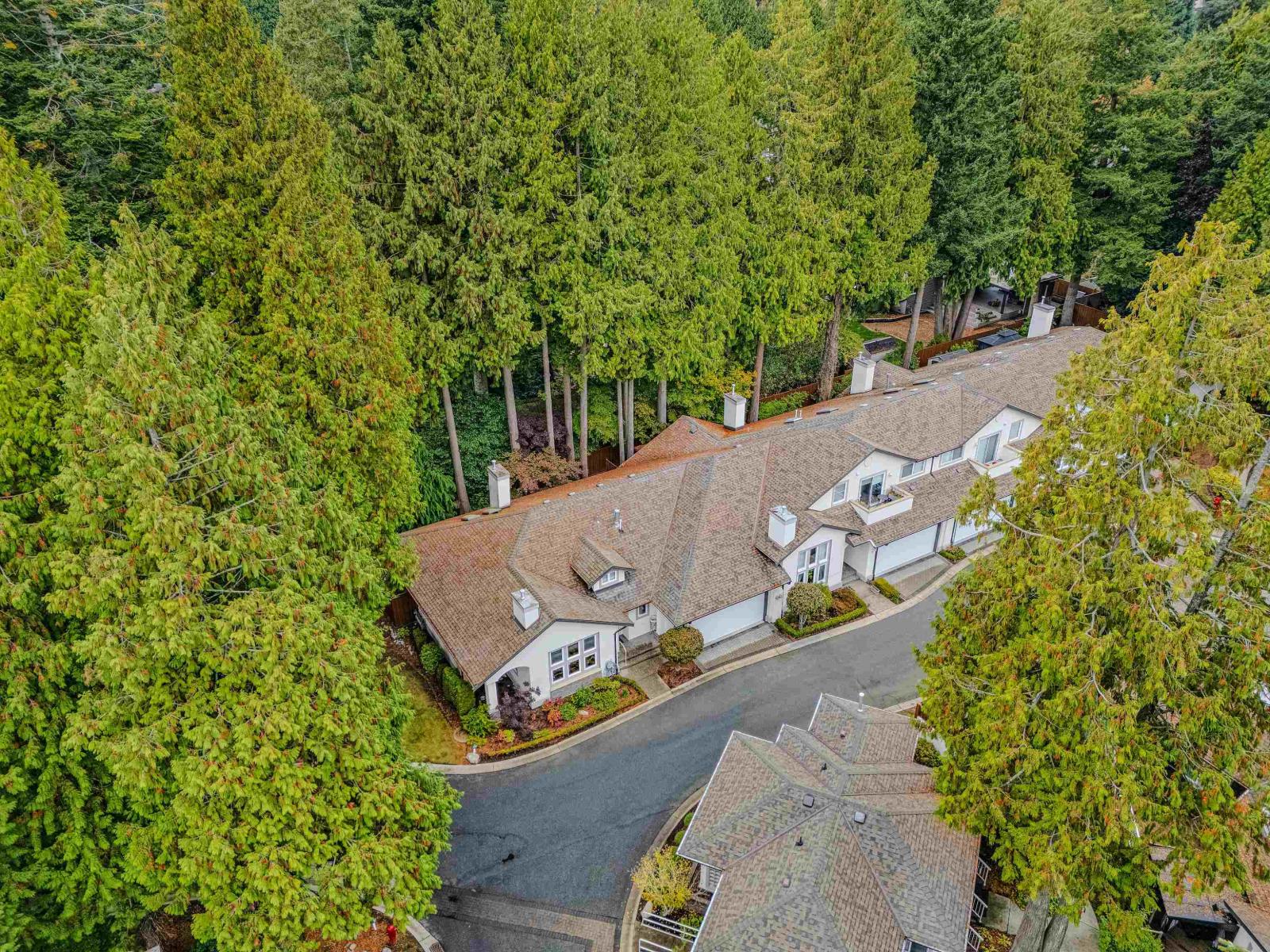 6 13911 16 Avenue Property Photo 1