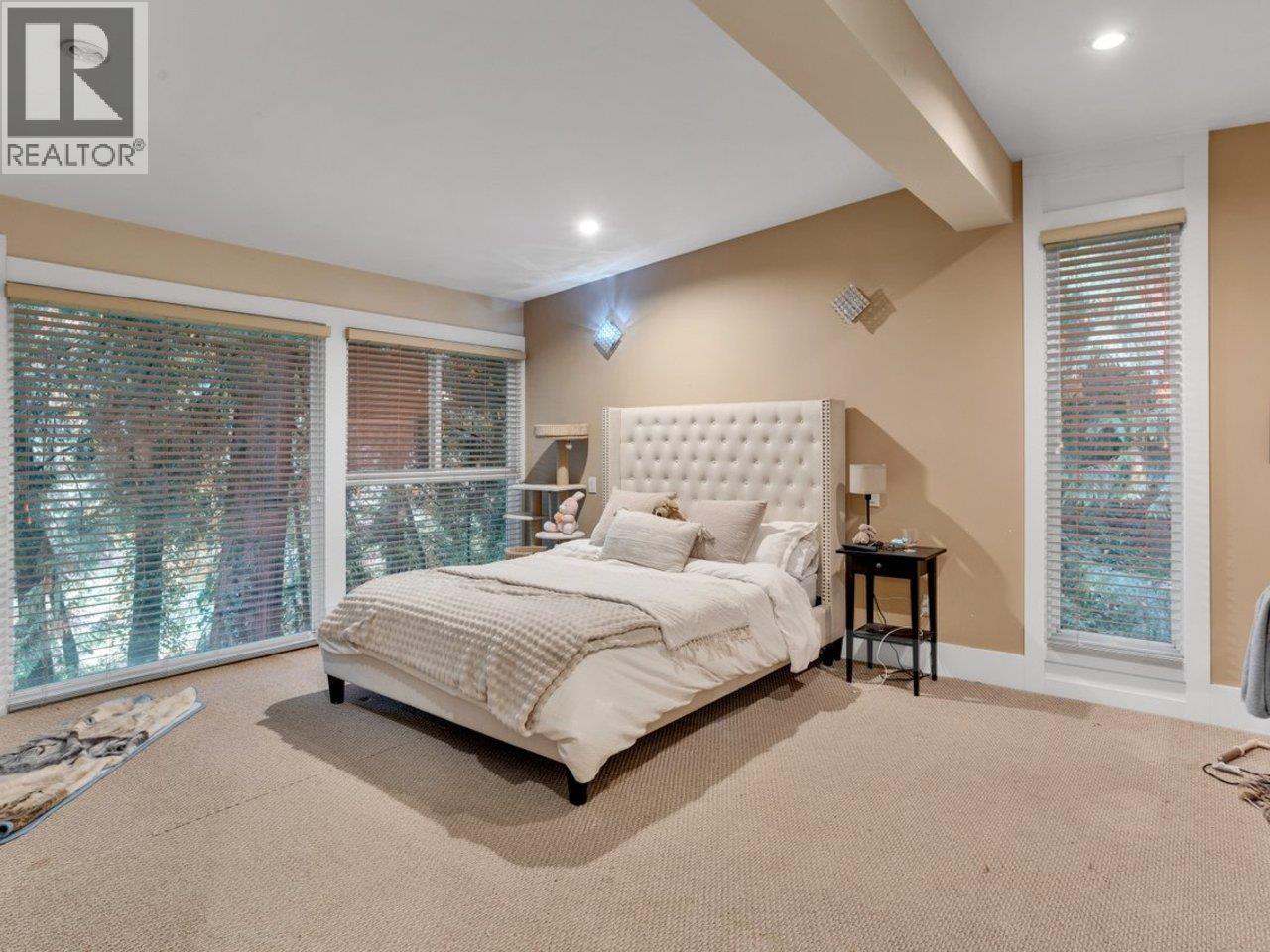 7565 Whelen Court Property Photo 11