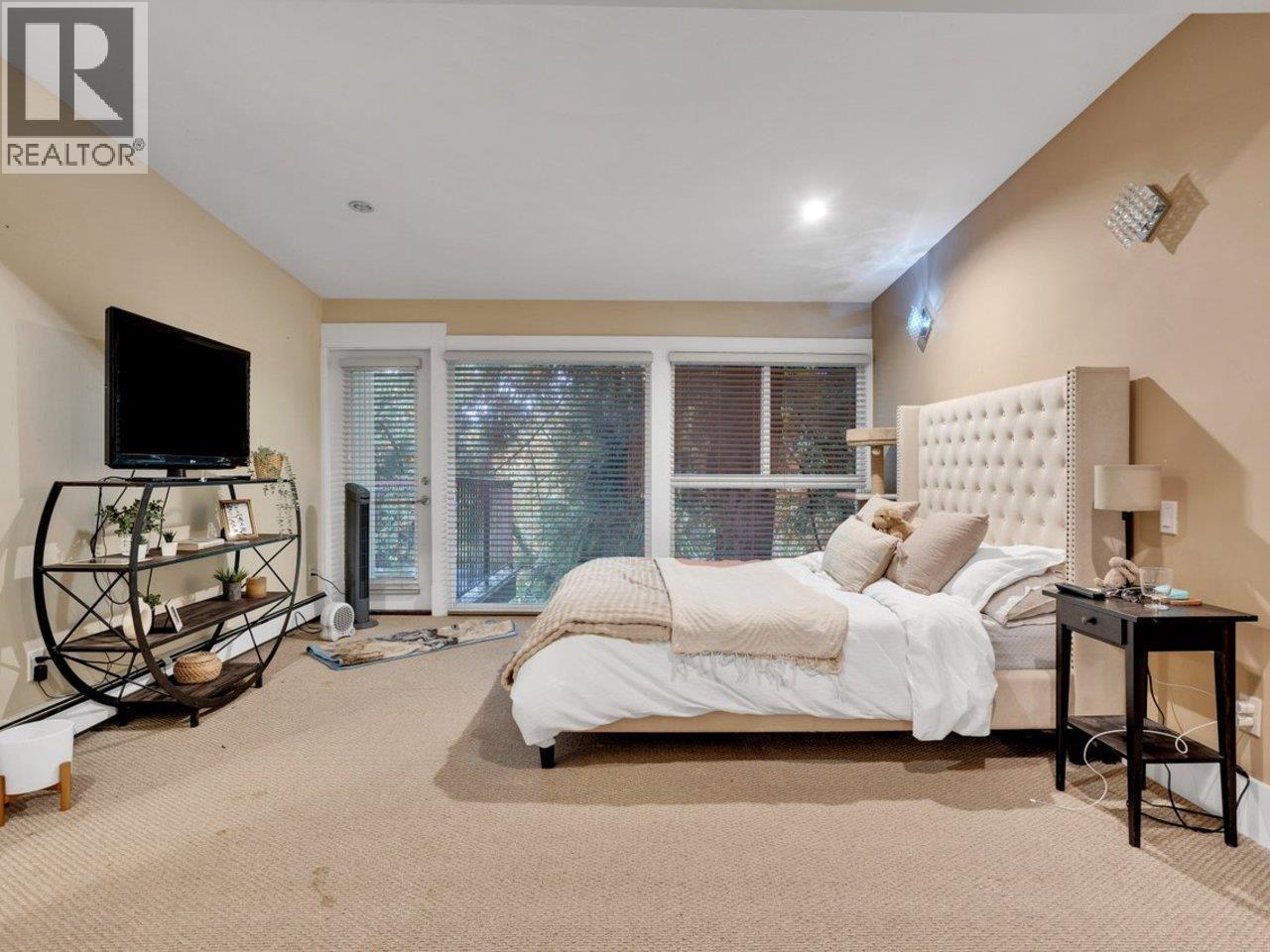 7565 Whelen Court Property Photo 13