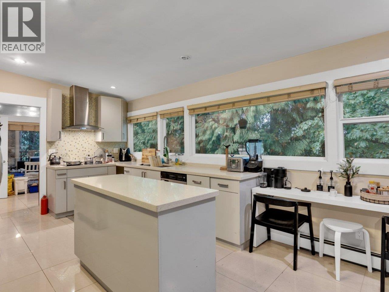 7565 Whelen Court Property Photo 17