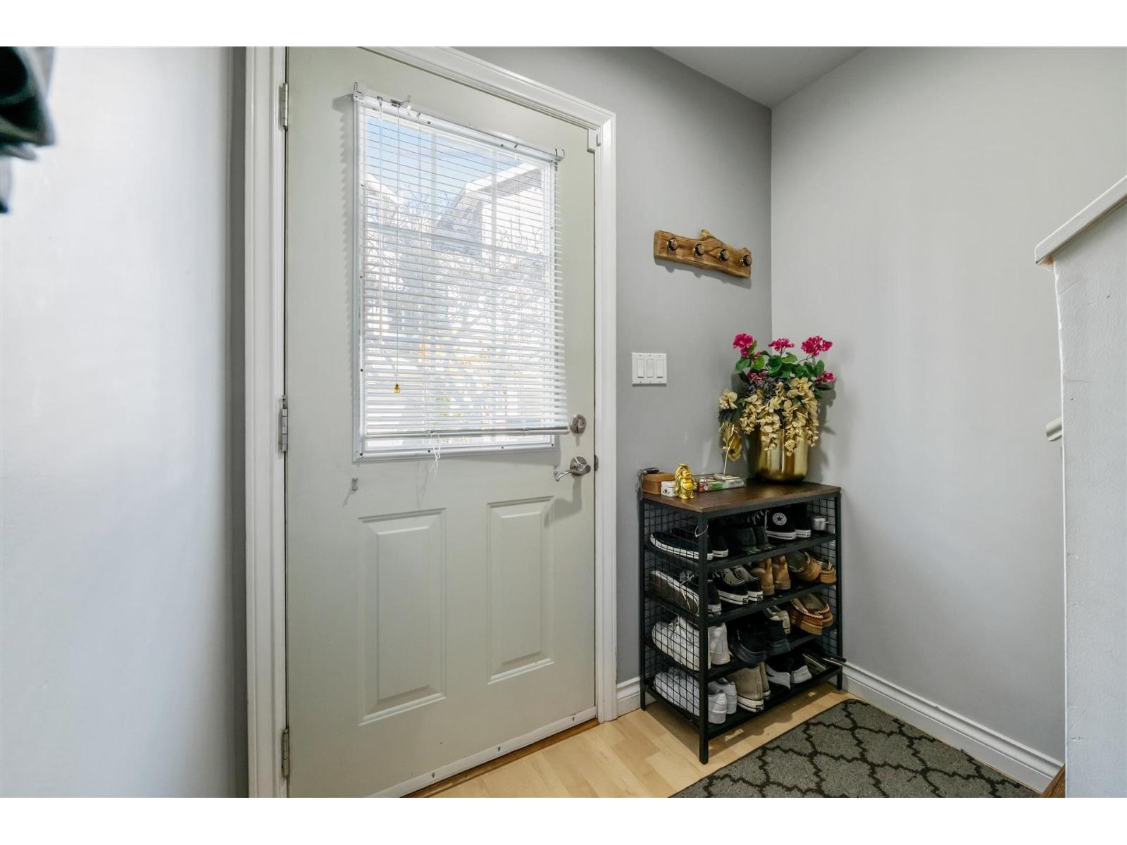 37 16760 61 Avenue Property Photo 2