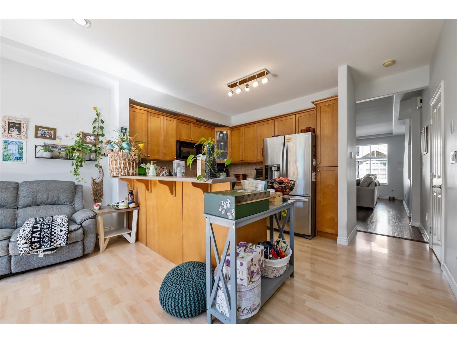 37 16760 61 Avenue Property Photo 7