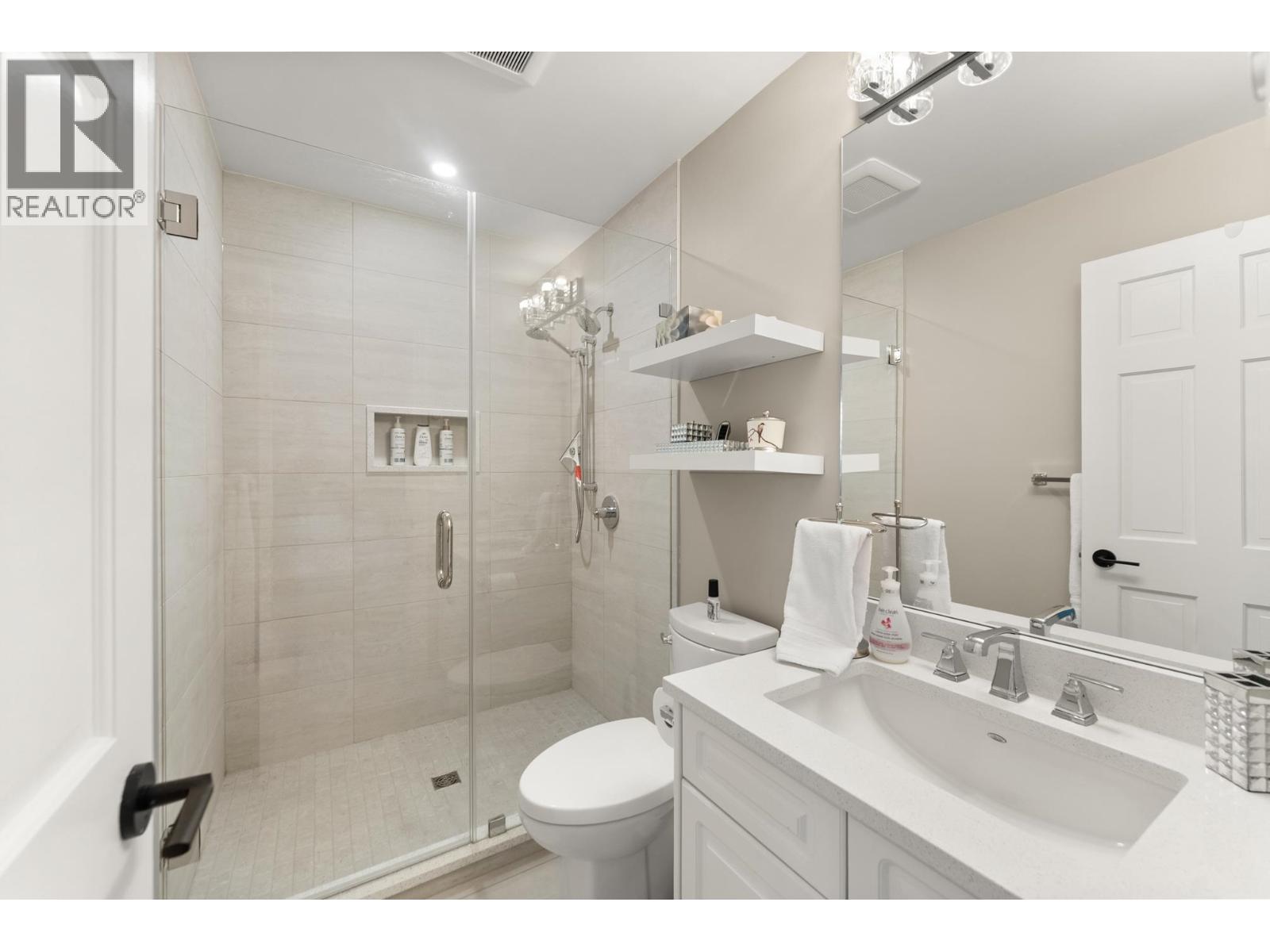 8440 Steveston Highway Property Photo 24