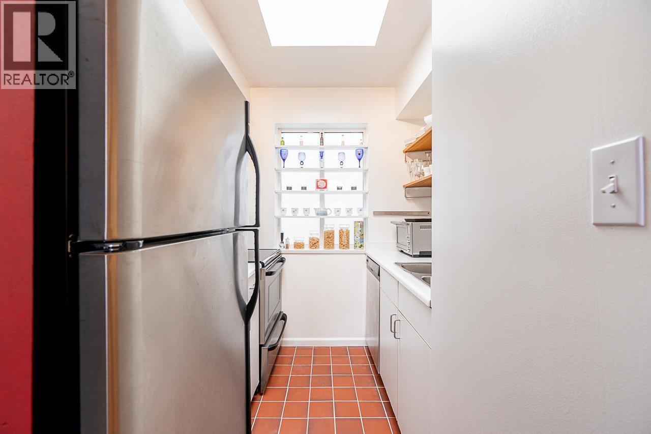 592 W 16th Avenue Property Photo 12