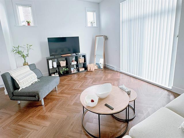 8 15828 27 Avenue Property Photo 3