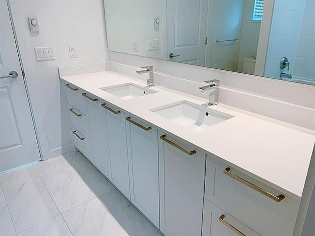 8 15828 27 Avenue Property Photo 7