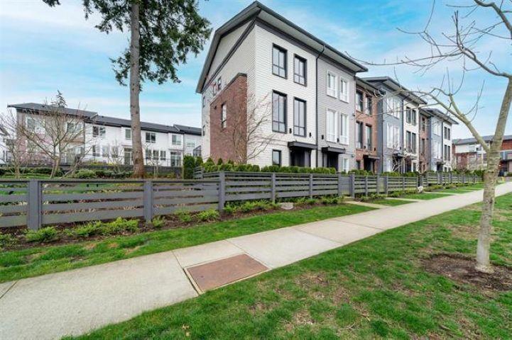 8 15828 27 Avenue Property Photo 15