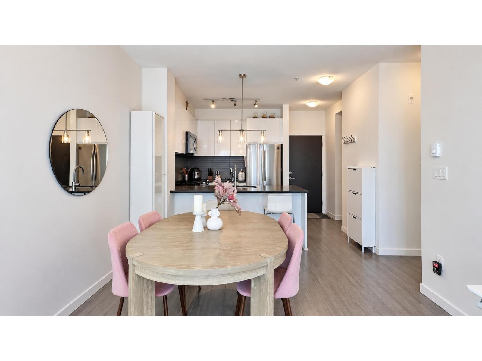 213 15137 33 Avenue Property Photo 2