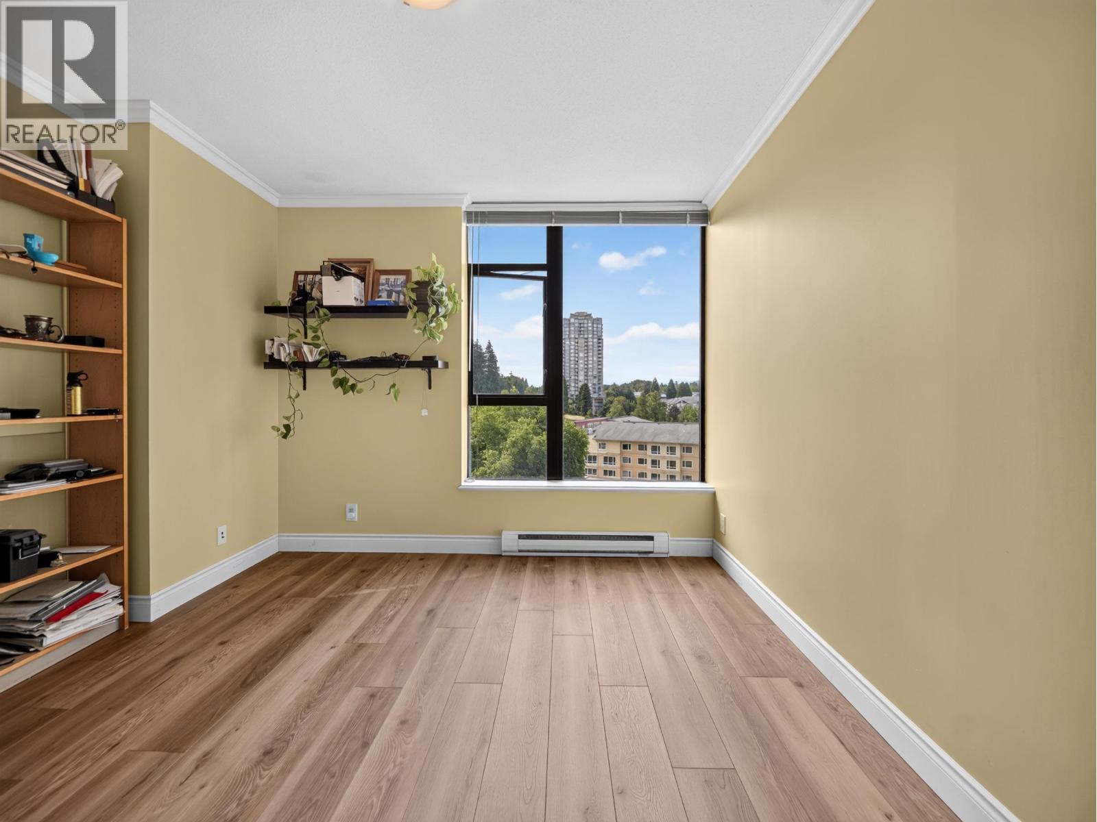 1101 11 E Royal Avenue Property Photo 15
