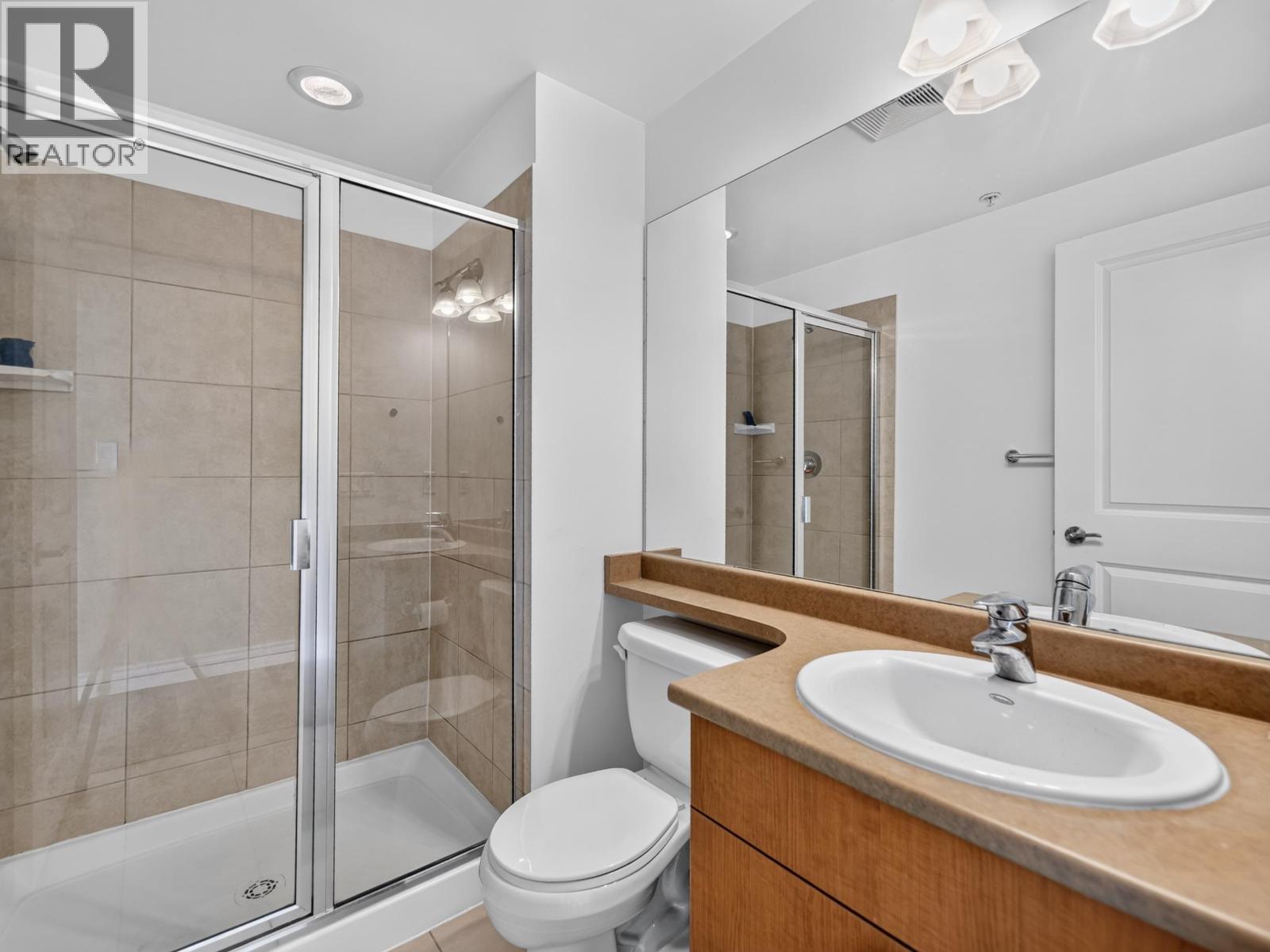 1101 11 E Royal Avenue Property Photo 23