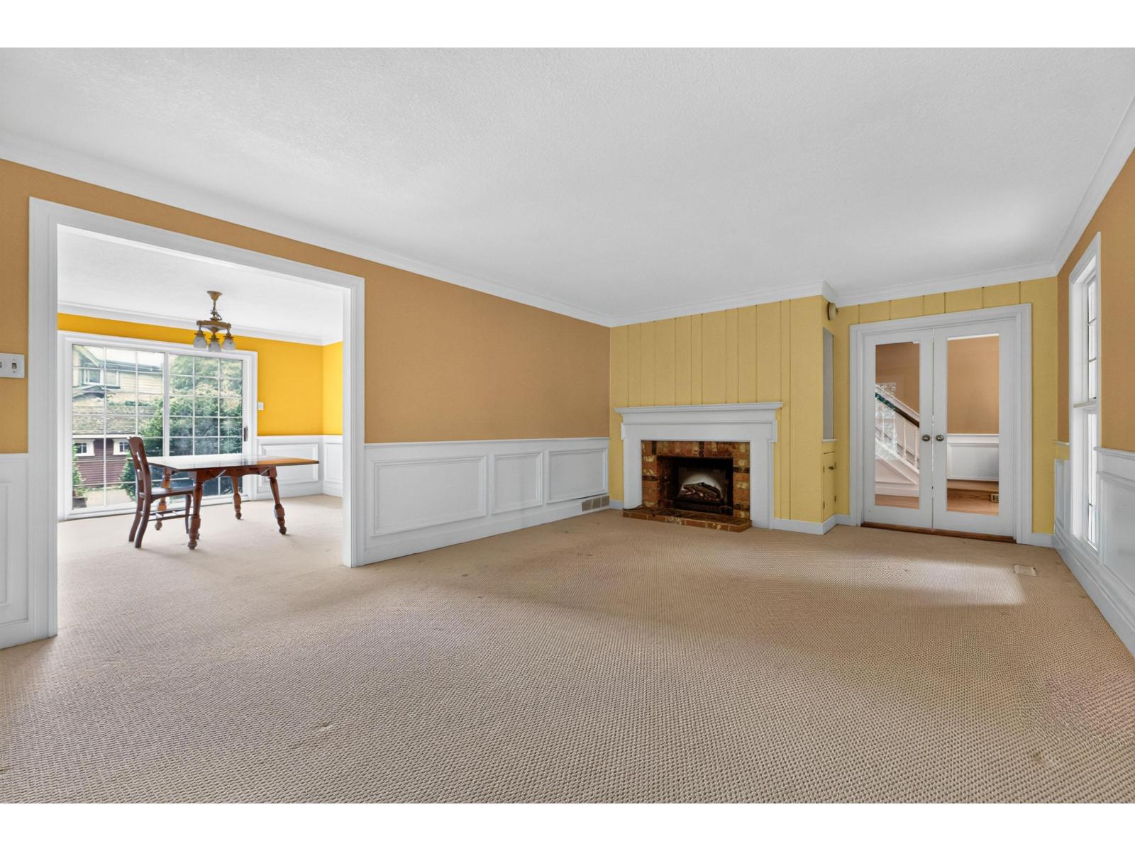2555 128 Street Property Photo 6
