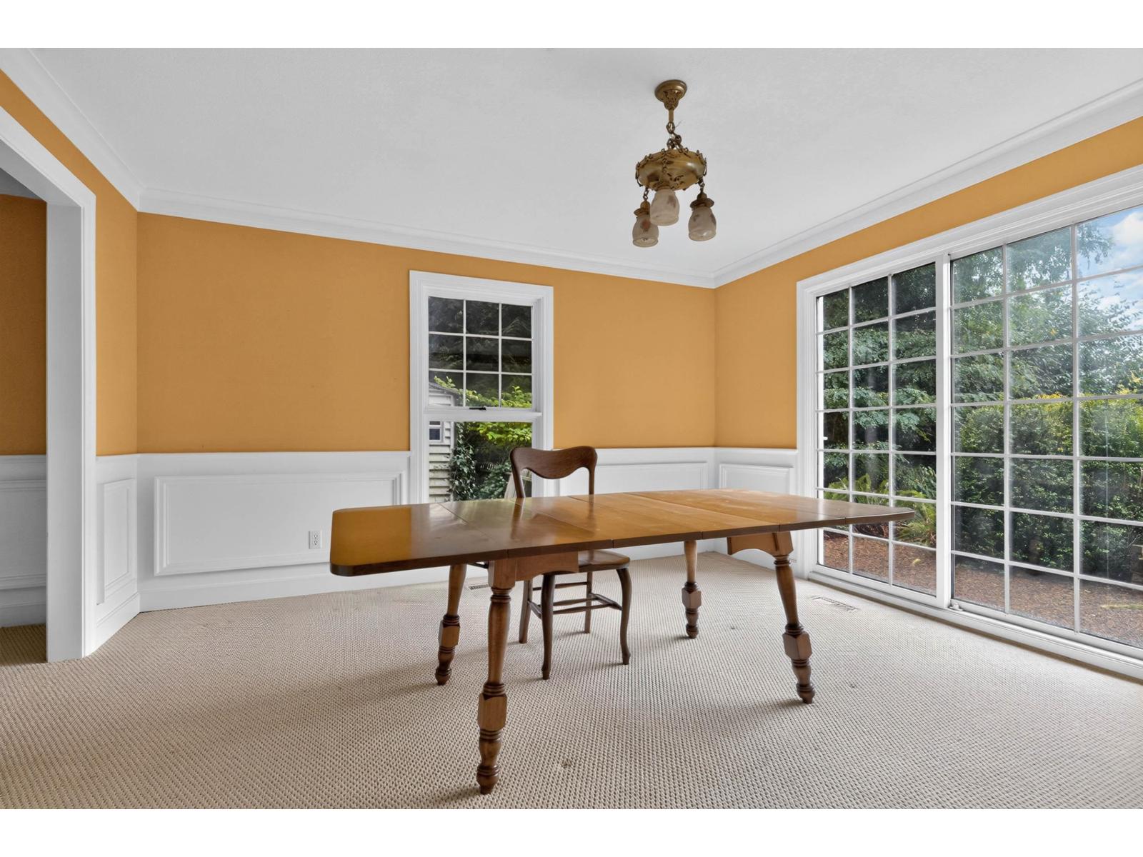 2555 128 Street Property Photo 7