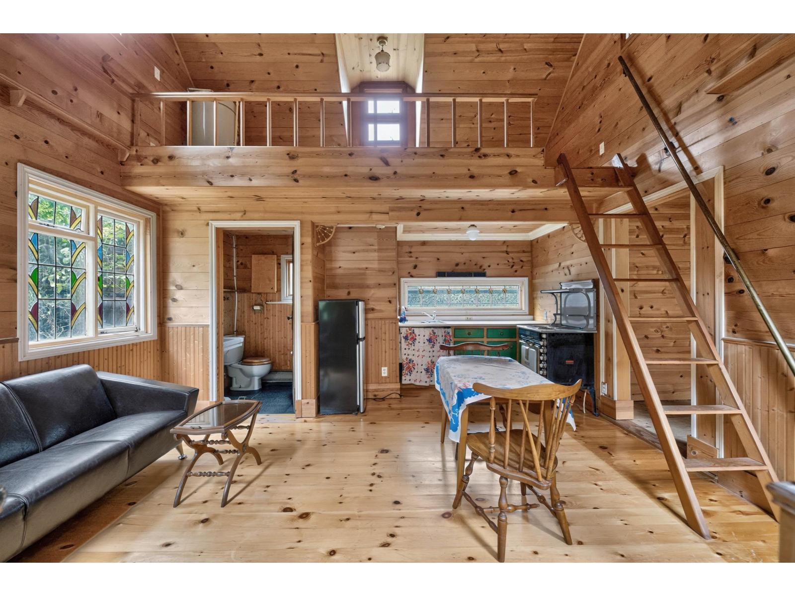 2555 128 Street Property Photo 20