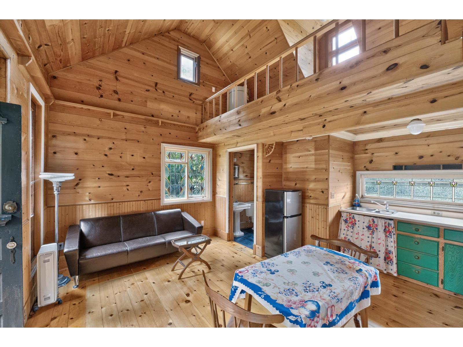 2555 128 Street Property Photo 21