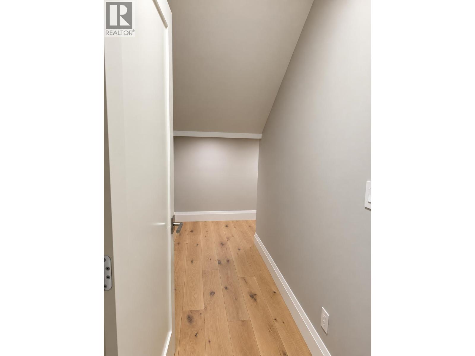Basement 848 Roslyn Boulevard Property Photo 10