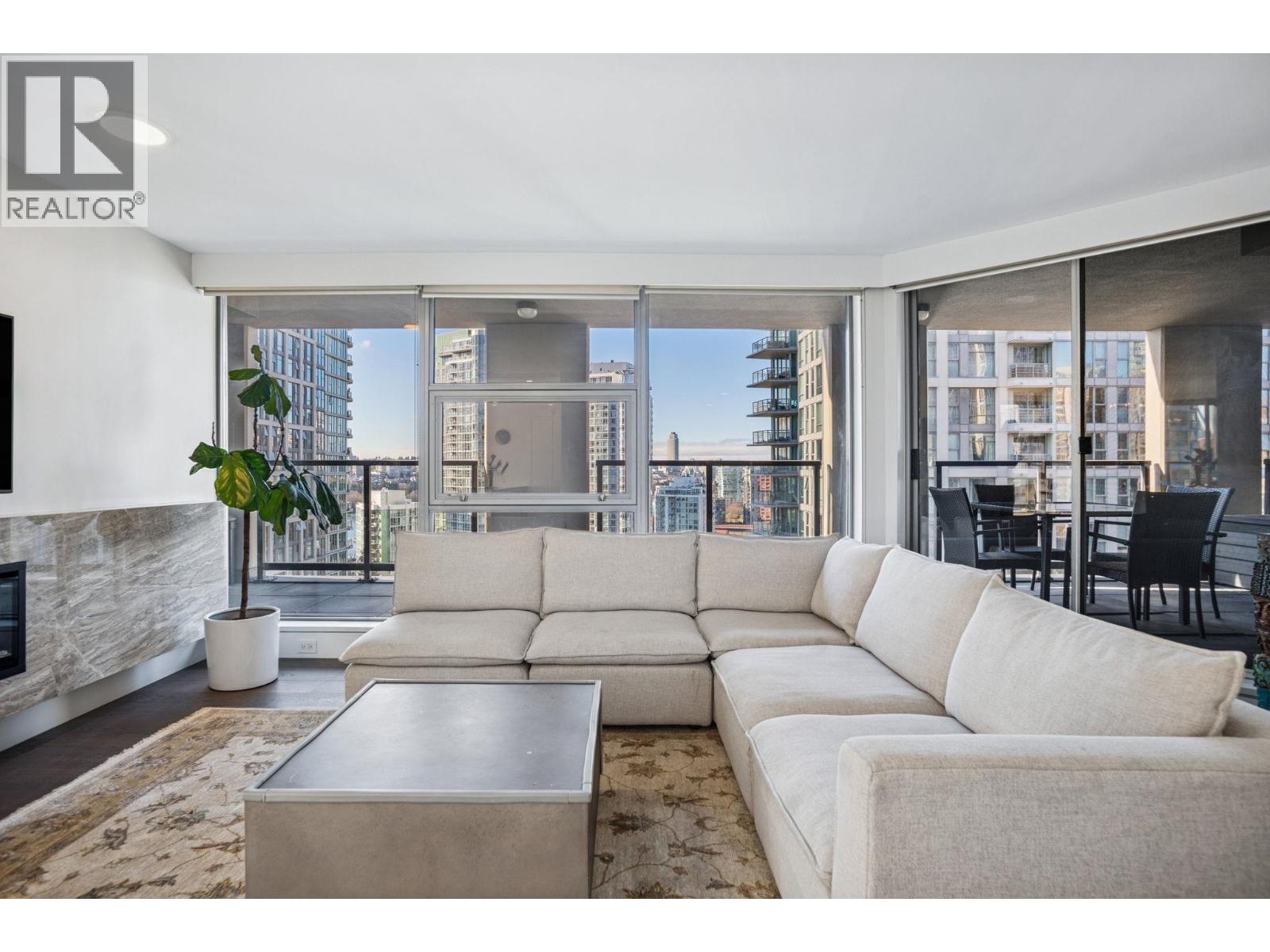 1903 989 Beatty Street Property Photo 6