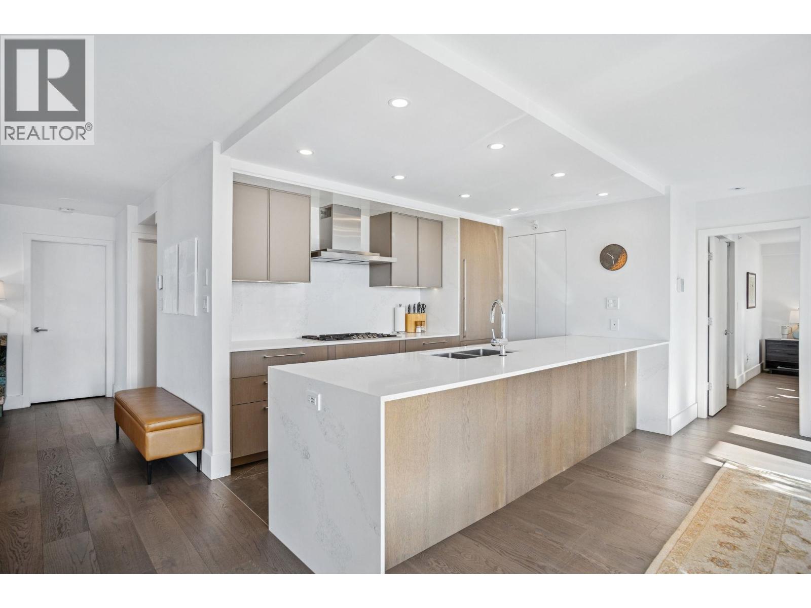 1903 989 Beatty Street Property Photo 16