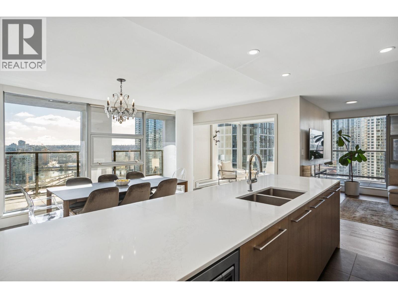 1903 989 Beatty Street Property Photo 19