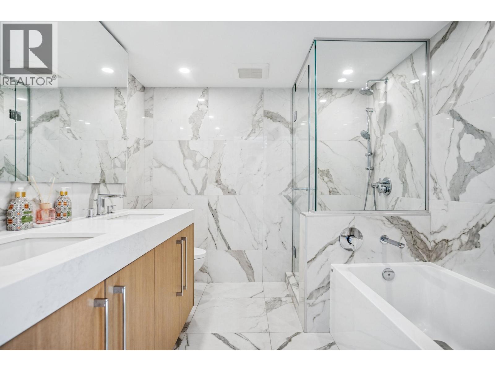 1903 989 Beatty Street Property Photo 26
