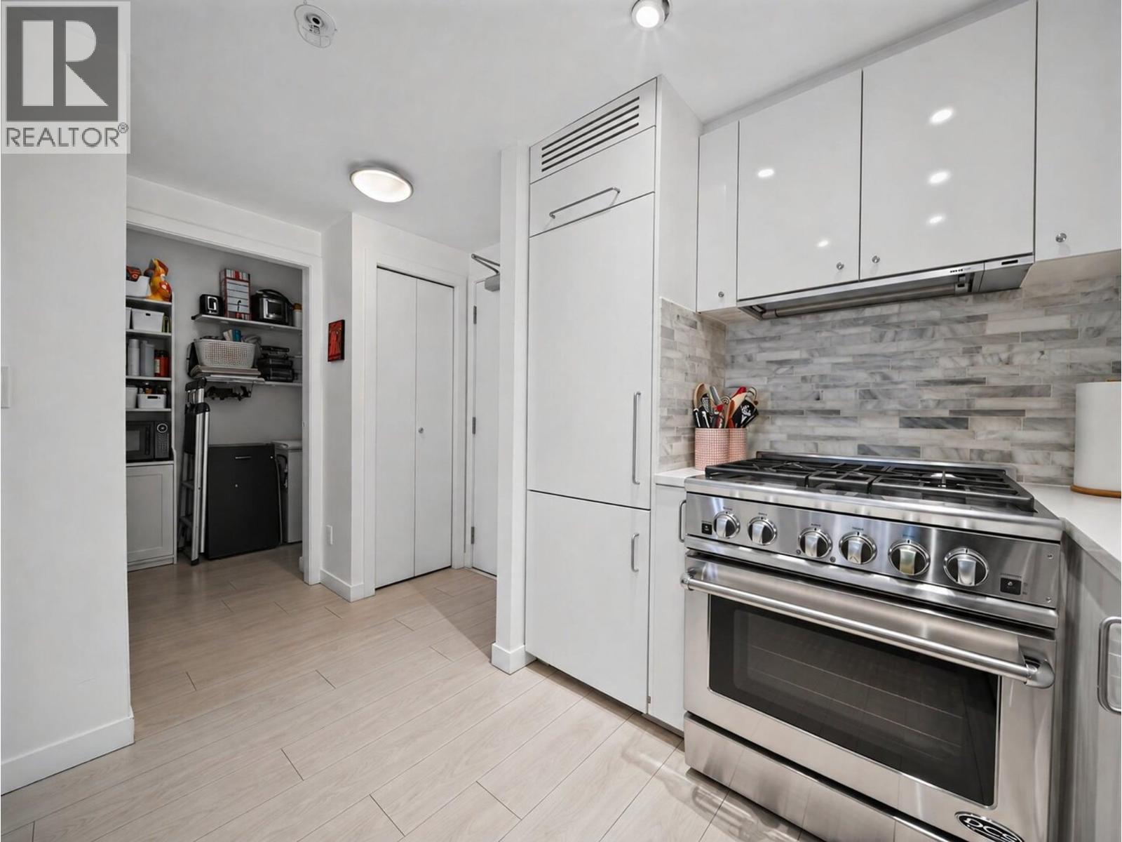 512 1133 Homer Street Property Photo 13