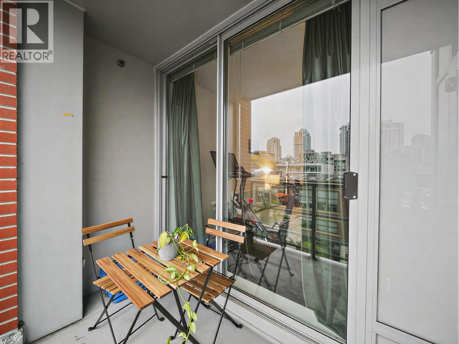 512 1133 Homer Street Property Photo 31