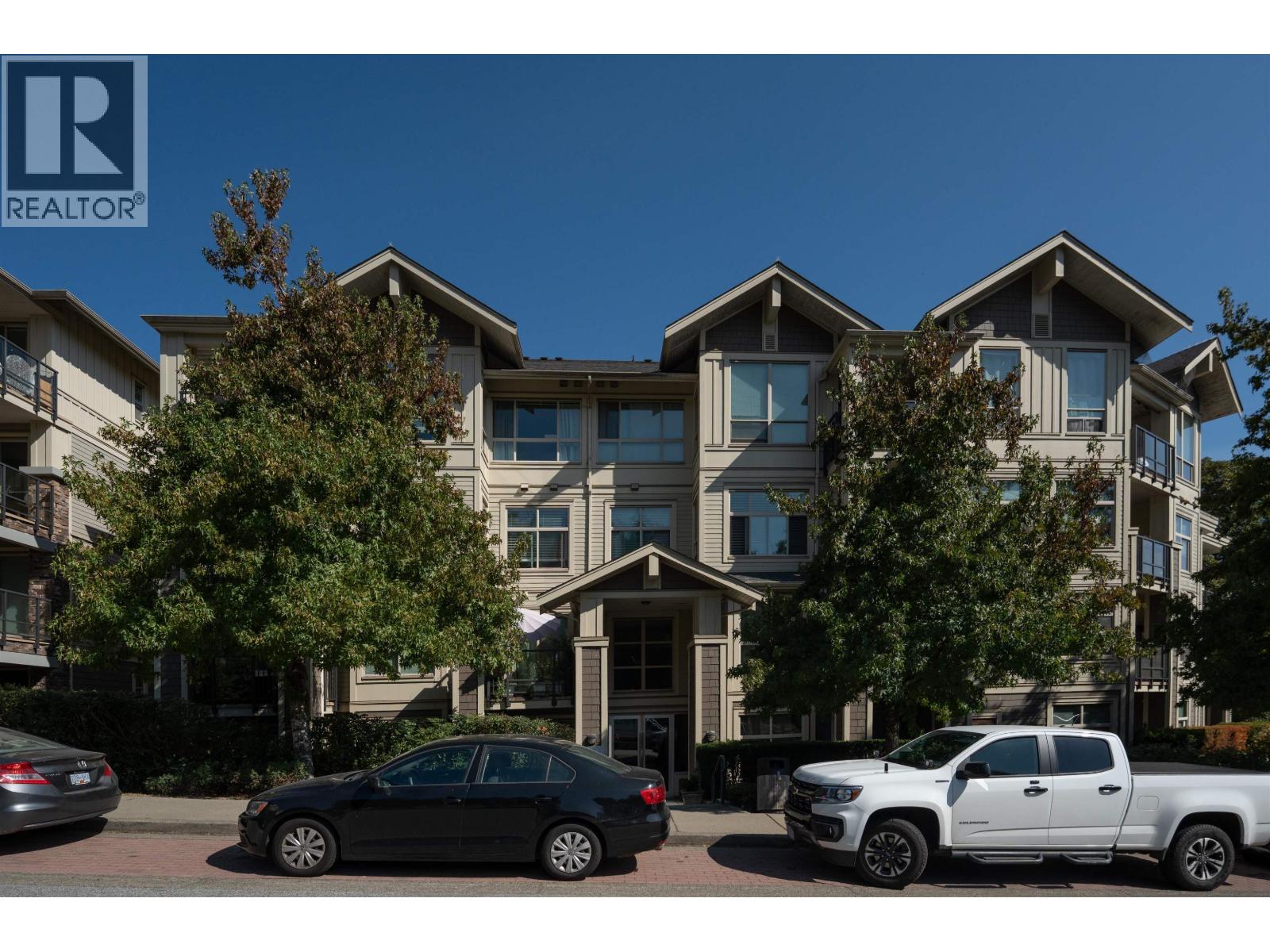 203 255 Ross Drive Property Photo 1