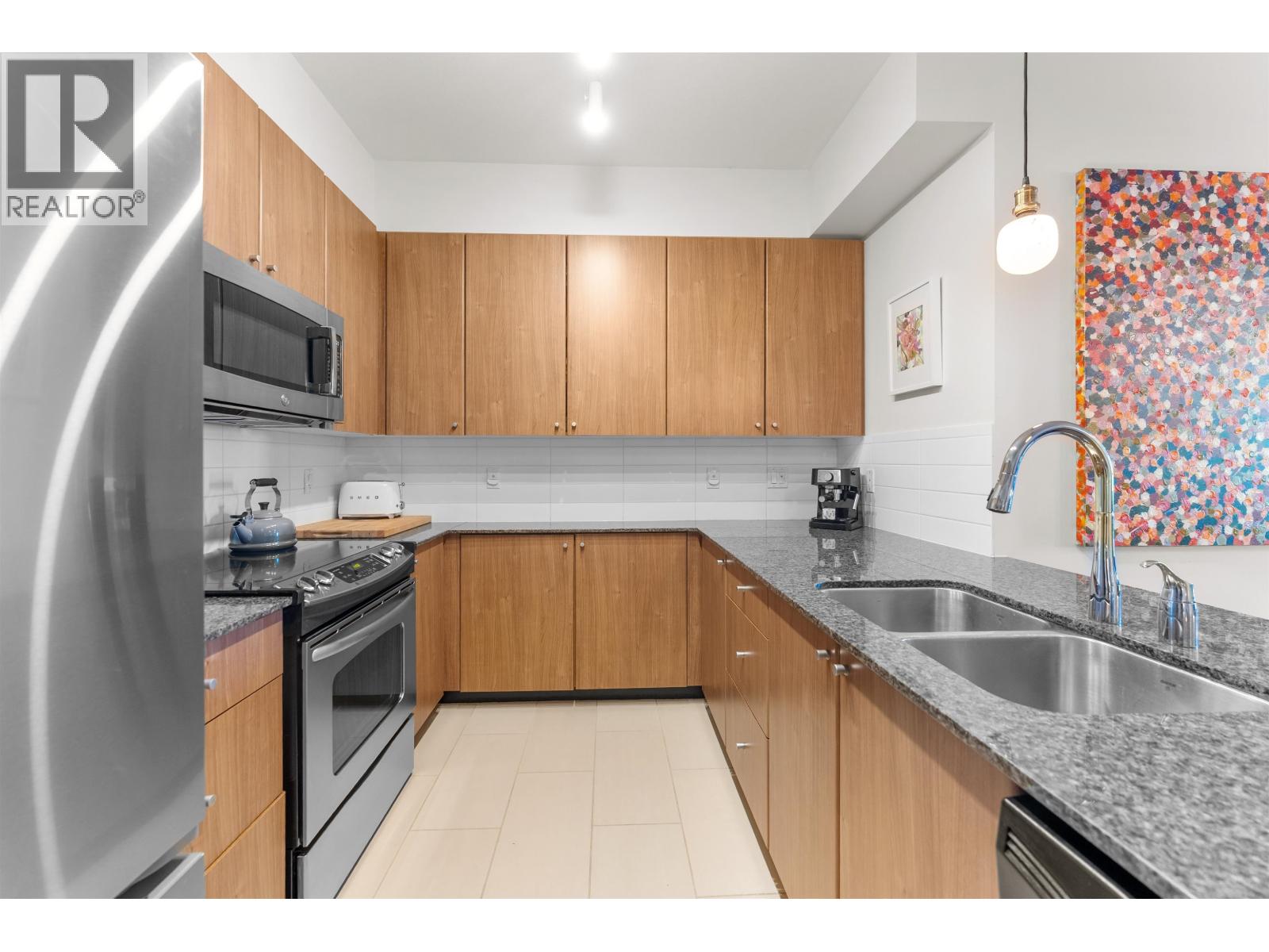 203 255 Ross Drive Property Photo 11