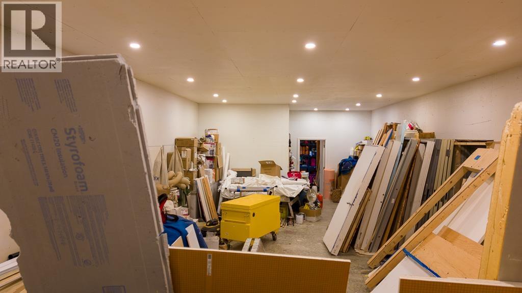 734 North Road Property Photo 28