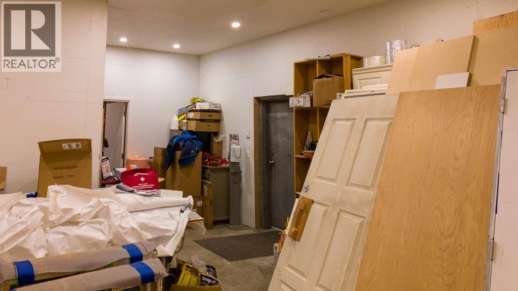 734 North Road Property Photo 31