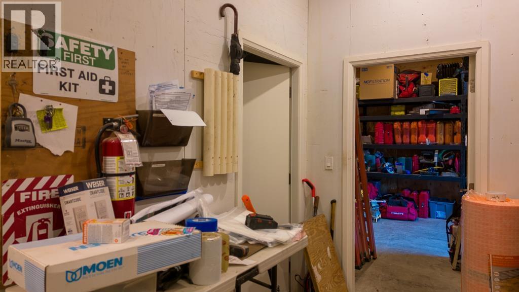 734 North Road Property Photo 35