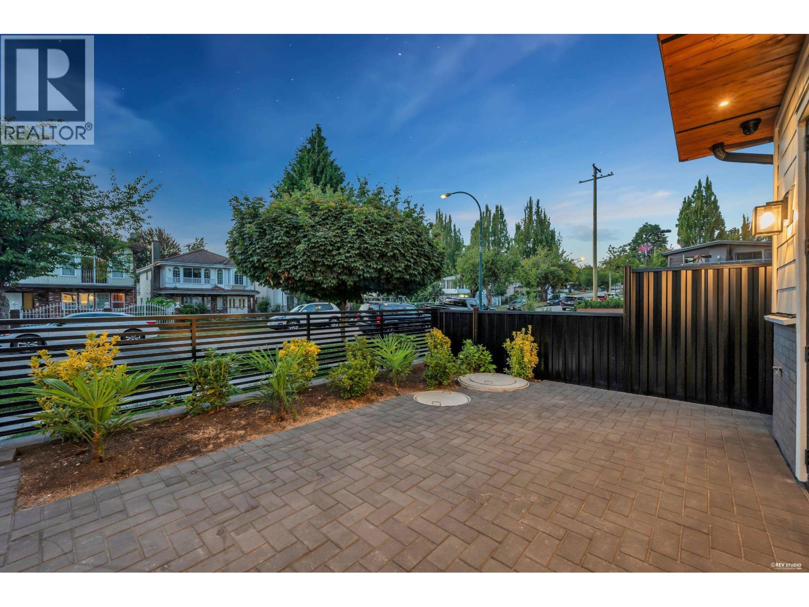 1 5150 Spencer Street Property Photo 4