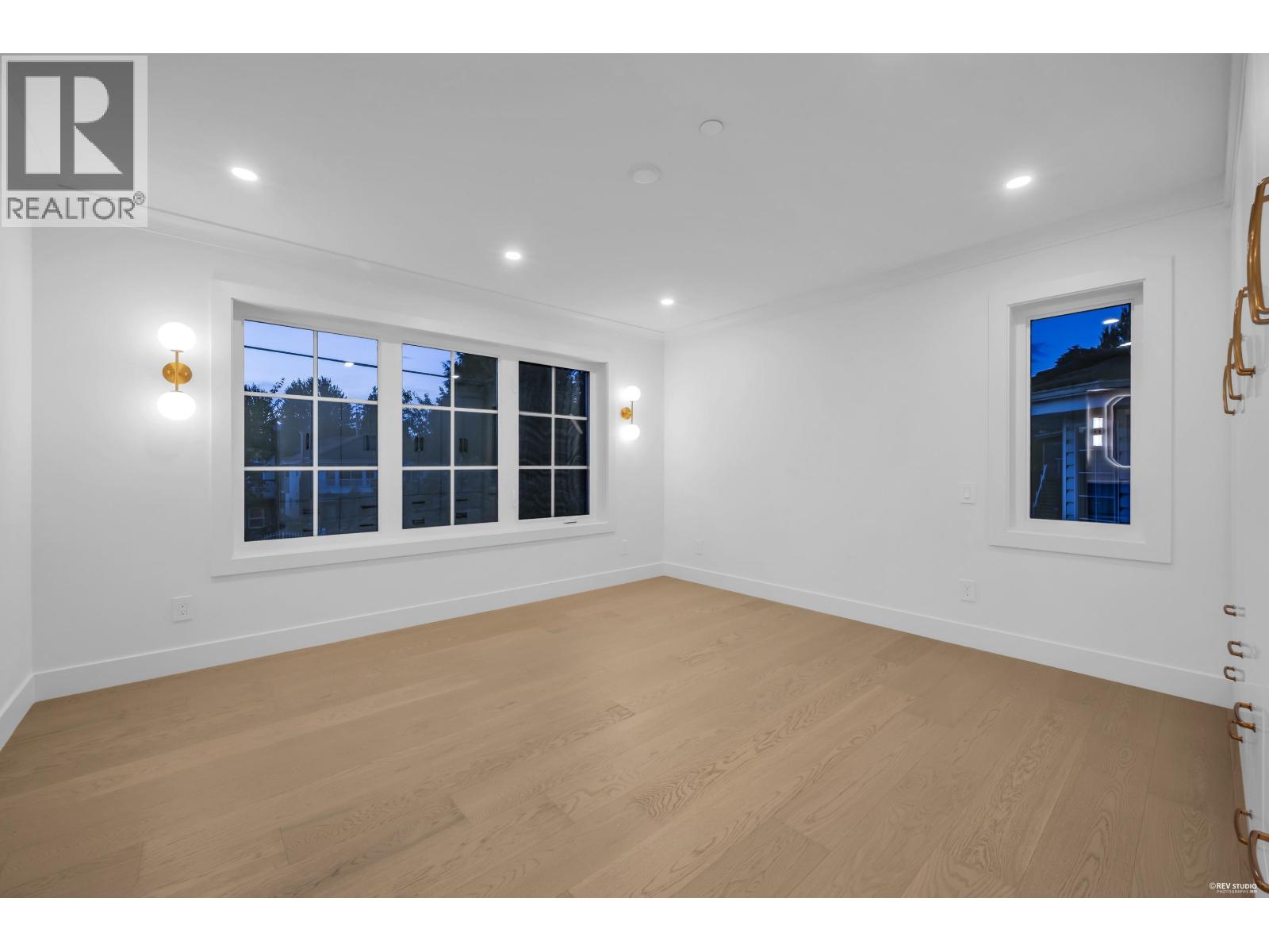 1 5150 Spencer Street Property Photo 17
