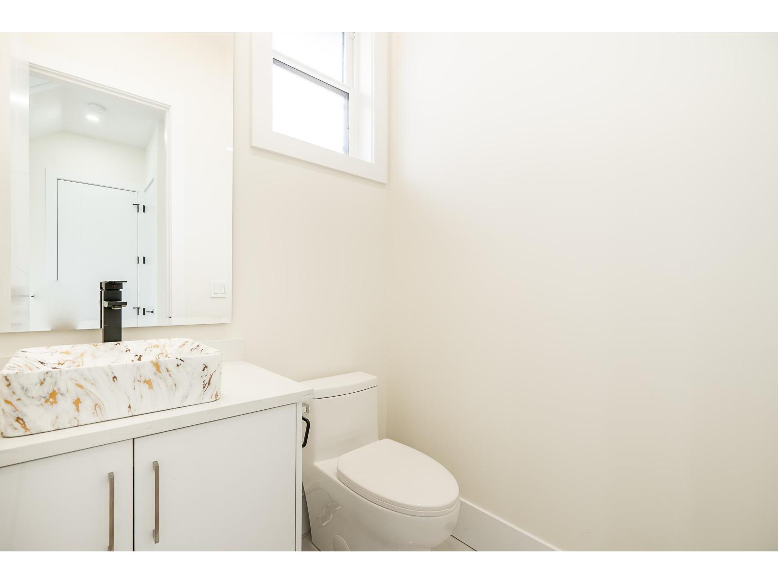 10648 124 Street Property Photo 10