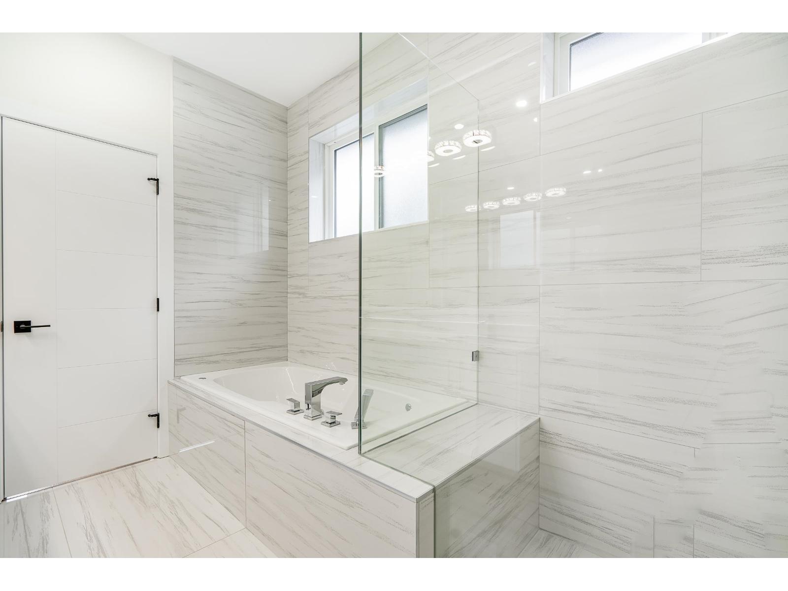 10648 124 Street Property Photo 16
