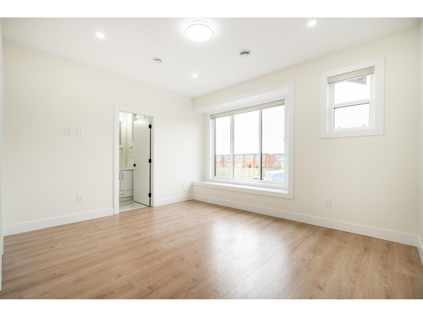 10648 124 Street Property Photo 18