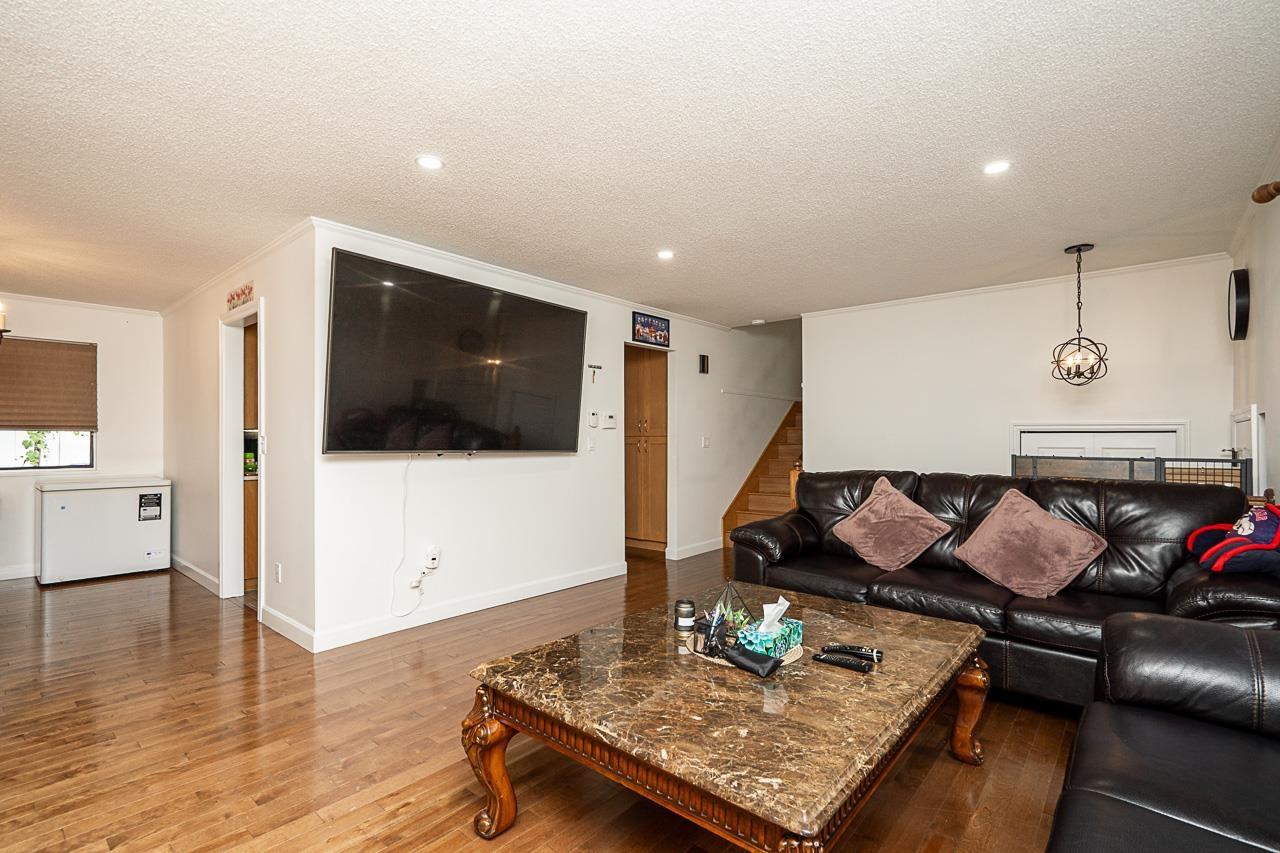 8448 154 Street Property Photo 6
