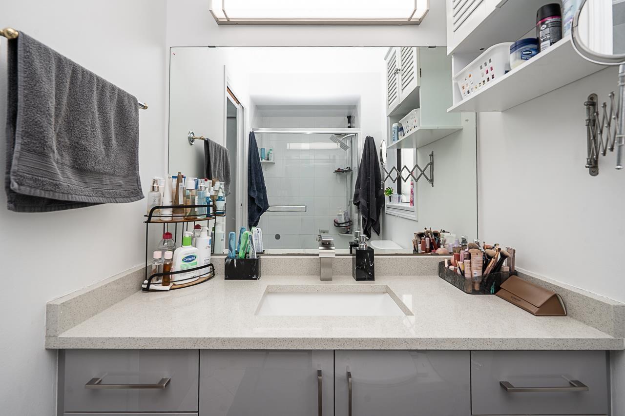 8448 154 Street Property Photo 15