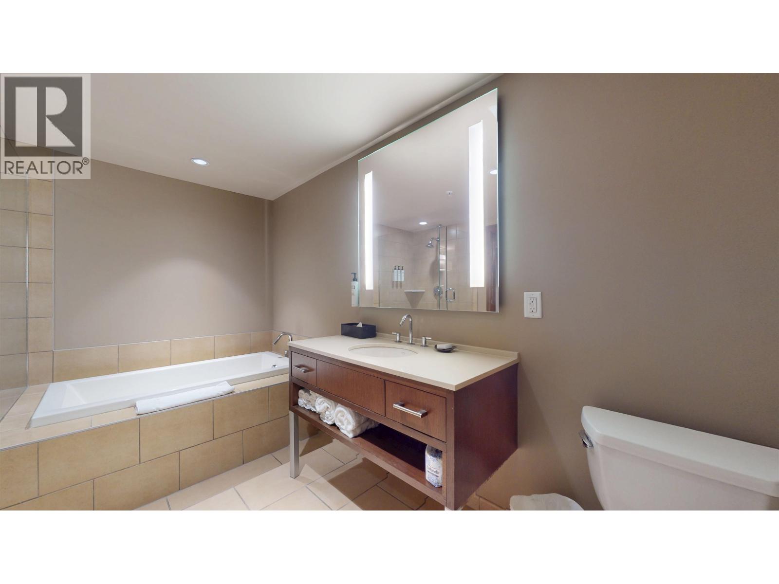 213b 2020 London Lane Property Photo 13