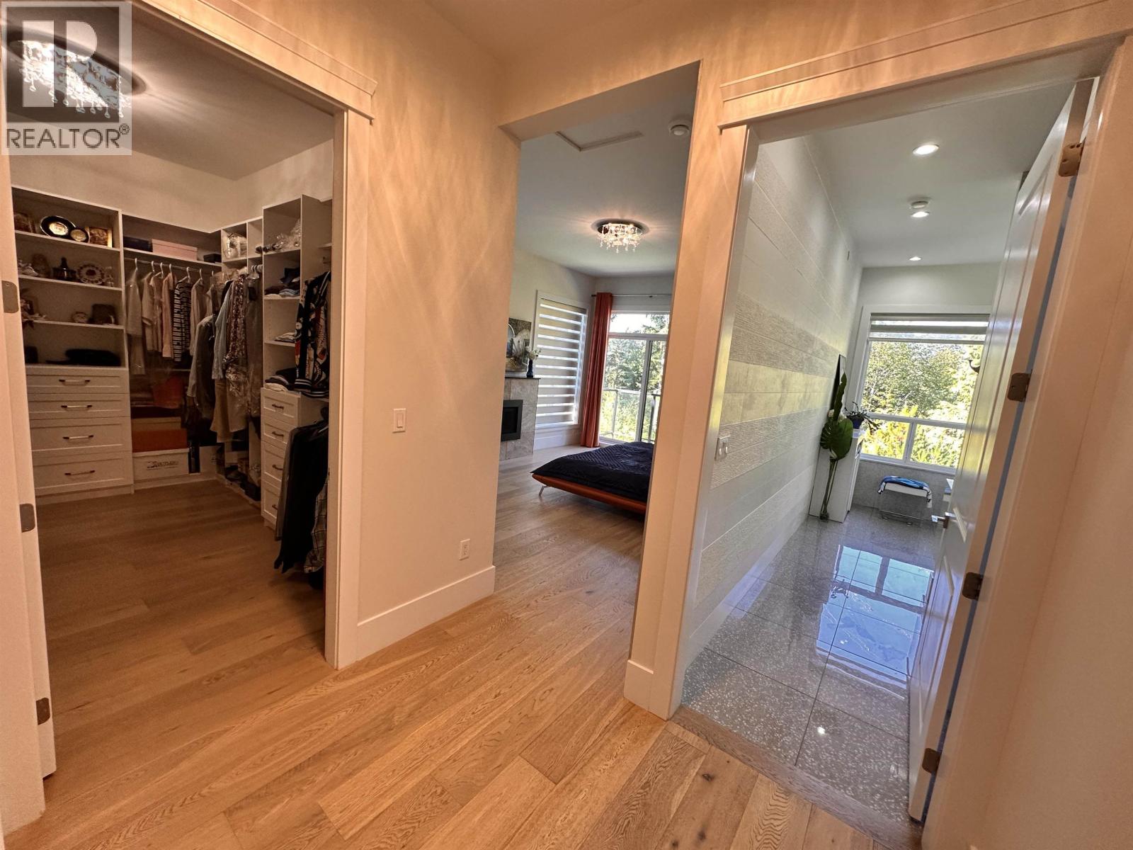 2425 Leggett Drive Property Photo 10