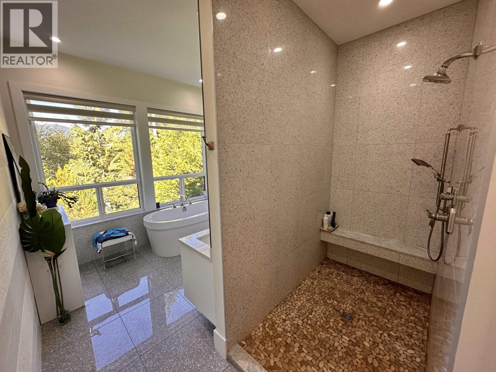 2425 Leggett Drive Property Photo 13