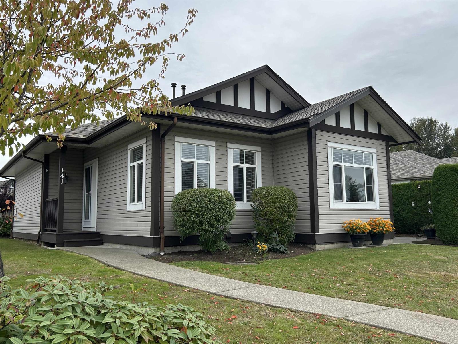 141 33751 7 Avenue Property Photo 1
