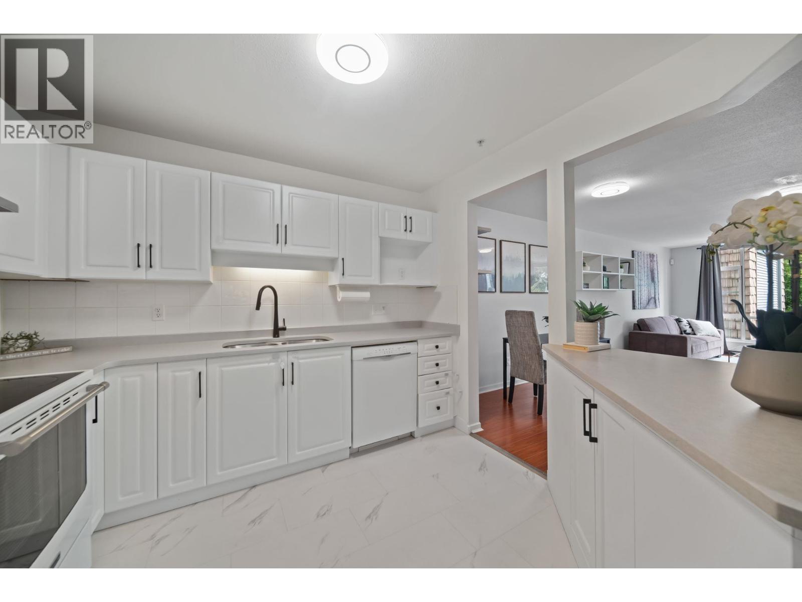 401 22233 River Road Property Photo 9