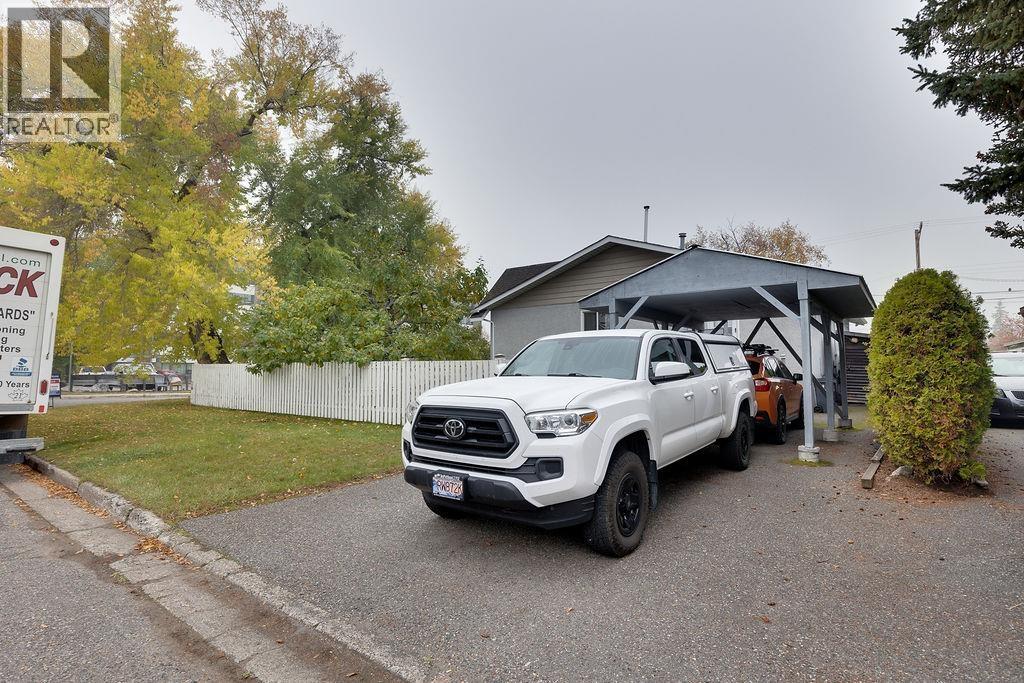 2108 6th Avenue Property Photo 3